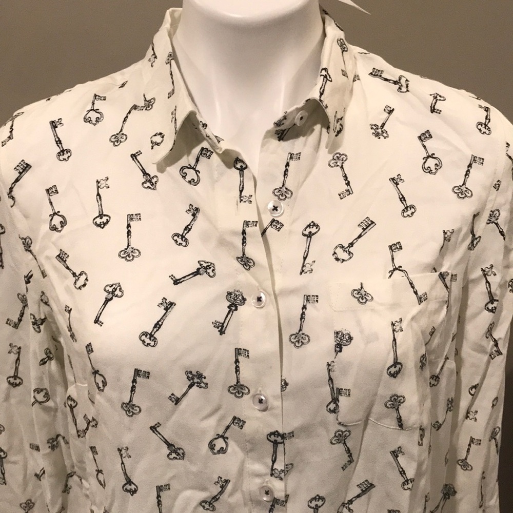 NWT Dressbarn Key Blouse Sz M